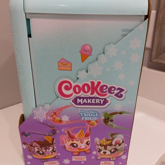 BNIB Cookeez Makery Freezy Cakez Playset - Picture 5 of 5